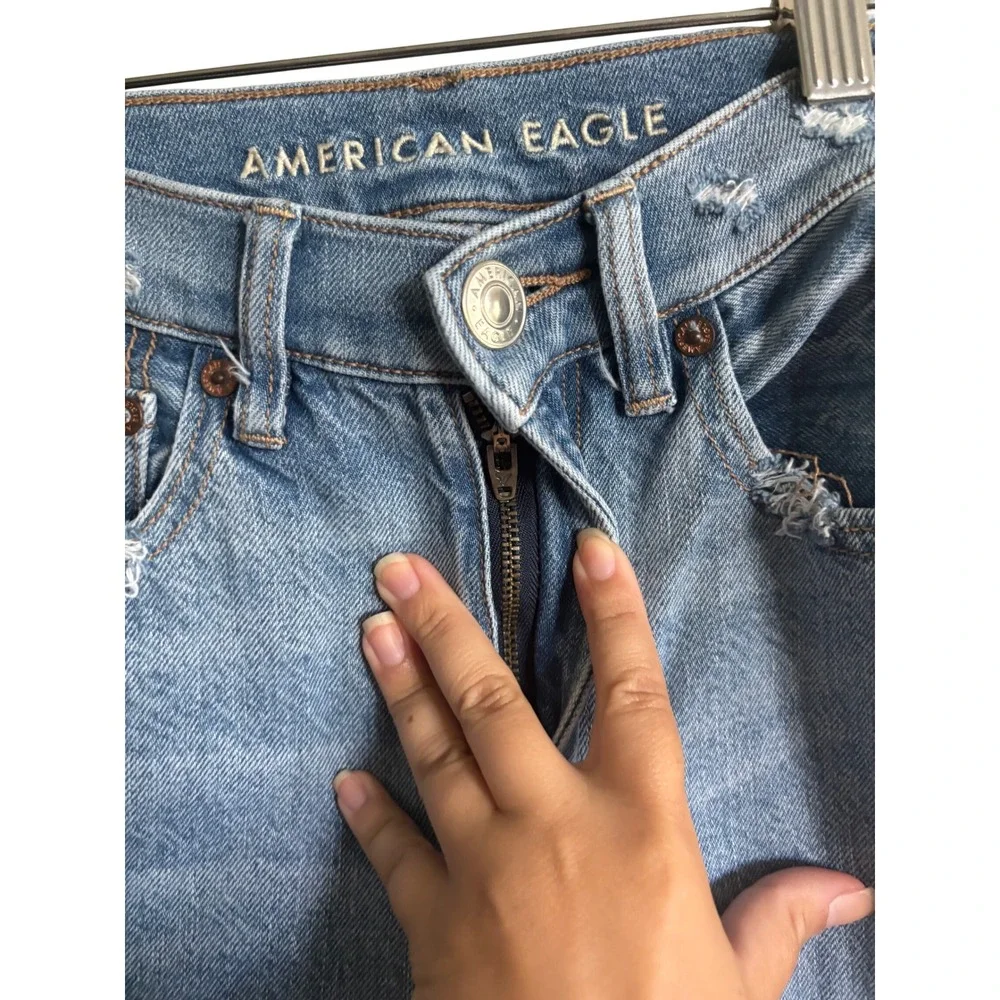 American Eagle Baggy Jeans High Waisted Distressed Denim Light Wash‎ Size 0